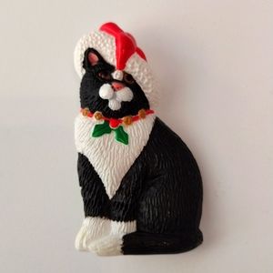 HMK Santa cat Brooch.